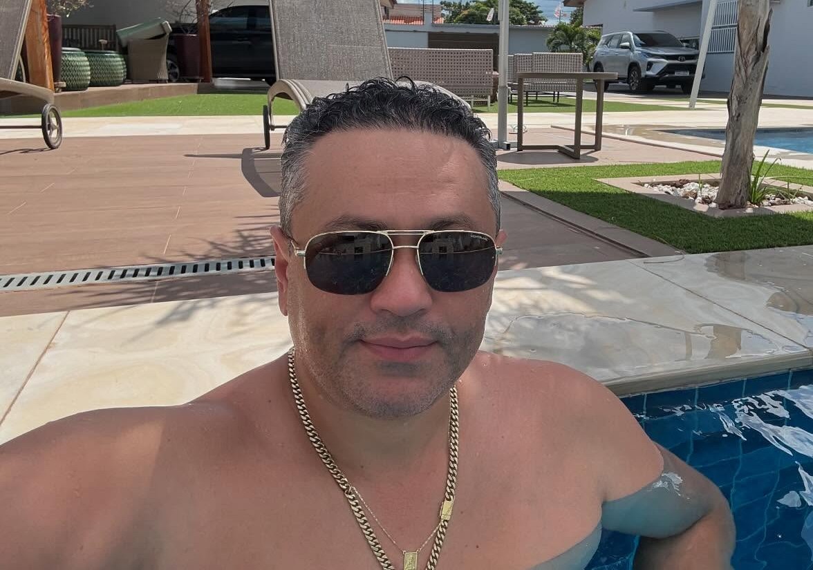 Brazilian Ex-Councilor Gunned Down in His Pickup by Motorcycle Assassins (Full Video)