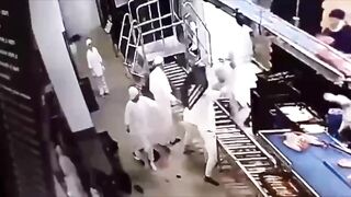 LoL "Mass brawl breaks out at Podolsk bakery"