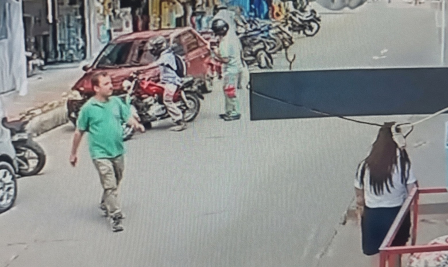 Off-Duty Cop Shoots and Kills Assassin Moments After He Opens Fire on His Victim
