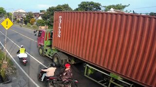 She Never Stood a Chance: Truck Flattens Female Biker Instantly