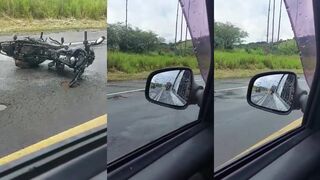 (Classic)Motorcyclists turned themselves into truck decorations