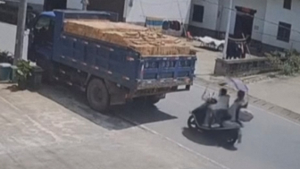 Two Women Riding Moped Crash Into The Park Truck, One Dies
