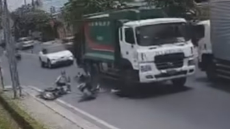 Sucks To Get Killed By A Garbage Truck