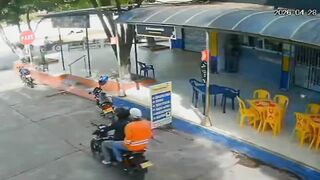 Man On Phone Shot In Chest, Killed During Robbery In Colombia