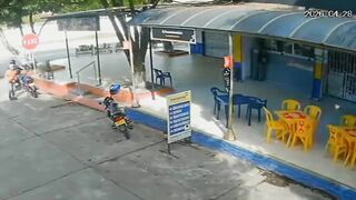 Man On Phone Shot In Chest, Killed During Robbery In Colombia