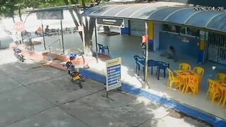 Man On Phone Shot In Chest, Killed During Robbery In Colombia