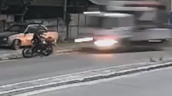 Man Sitting On His Motorcycle Gets Killed By A Company truck
