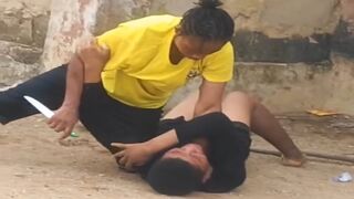 The Shocking Moment a Mother Attacks Her Teenage Daughter With a Knife