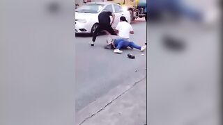 Presumed Thief Beaten to Death by Angry Citizens in Guayaquil Neighborhood
