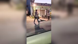 Man Gets Brutally Clubbed To Death On The Busy Street