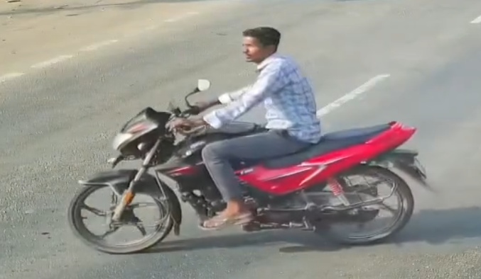 Bike Suddenly Cuts Across Road, Triggers Deadly Car Crash in Miryalaguda