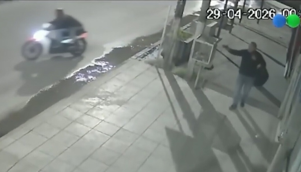 Off-Duty Police Officer Kills Woman with 10 Shots During Attempted Robbery