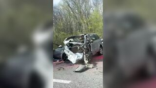3 Mobilizers killed after chase.