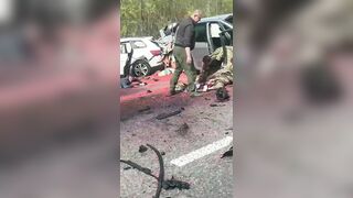 3 Mobilizers killed after chase.