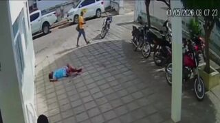 Bleeding Victim Stabbed to Death on Hospital Doorstep by Pursuing Killer