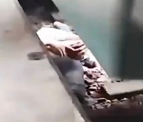 Bangladeshi man saves child from train