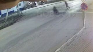A drunken attempt to stop a motorcyclist in Astrakhan ended in resuscitation