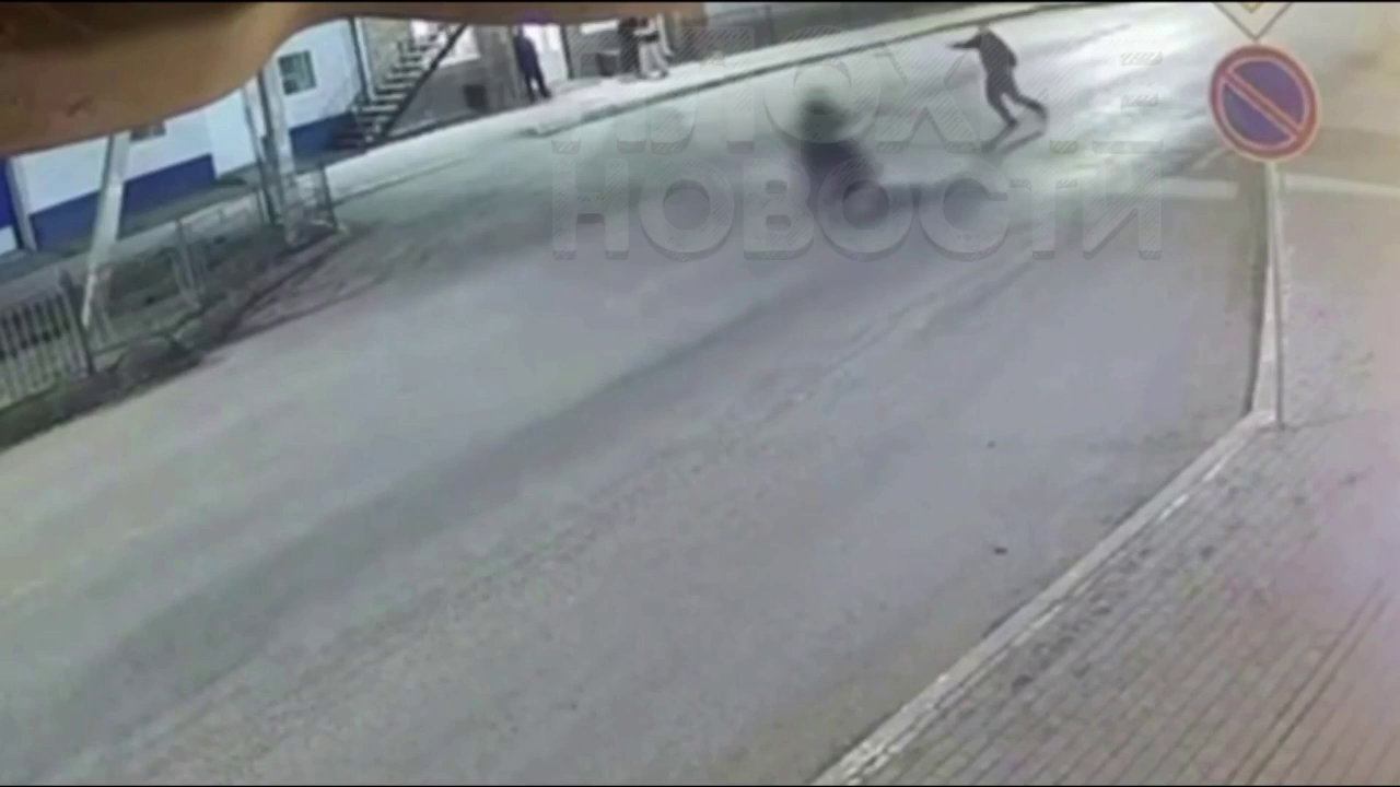 A drunken attempt to stop a motorcyclist in Astrakhan ended in resuscitation
