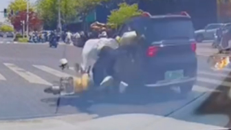 Helmetless Woman Seriously Injured In Fender Bender
