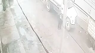 Man Hunts Down Ex-Wife and Butchers Her with Machete in Broad Daylight