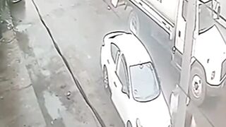 Man Hunts Down Ex-Wife and Butchers Her with Machete in Broad Daylight