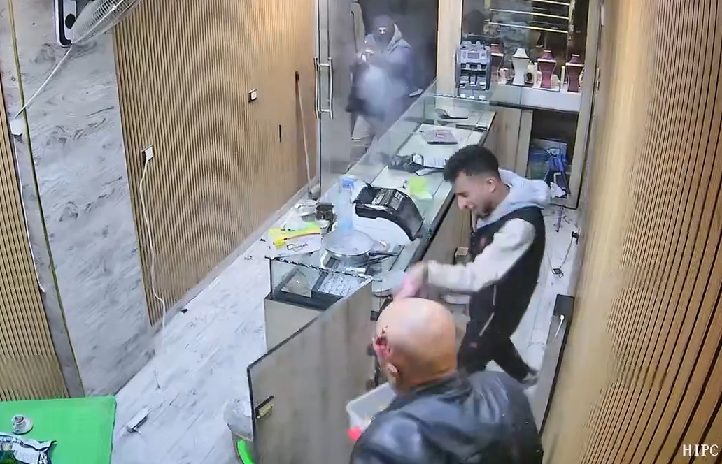 Classic:Syrian Security Forces Arrest Killers of Aleppo Gold Shop Brothers