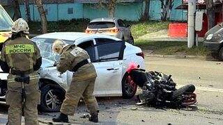 Fatal motorcycle accident in Kirov (2 videos)