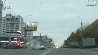 Fatal motorcycle accident in Kirov (2 videos)