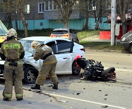 Fatal motorcycle accident in Kirov (2 videos)