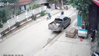 Moped Rider Fatally Injured After Falling Under The Truck
