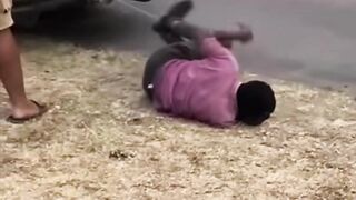 Carjacker Flogged By Group Of Taxi Drivers