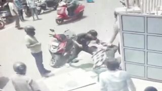 Man Attacks His EX With A Knife And Gets Instant Justice Delivered