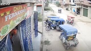 Mototaxi driver stabs man