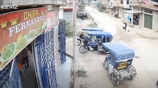 Mototaxi driver stabs man