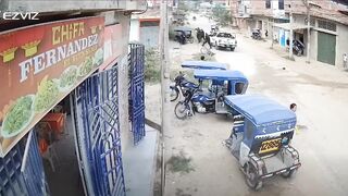 Mototaxi driver stabs man