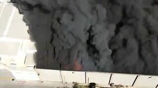 Fatal fire in Mexico Mall (more videos)