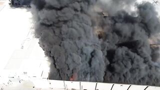 Fatal fire in Mexico Mall (more videos)