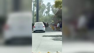 Fatal fire in Mexico Mall (more videos)