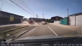 Tram derails in Russia
