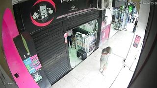 Hitman Executes Man in Broad Daylight Outside Cell Phone Repair Shop