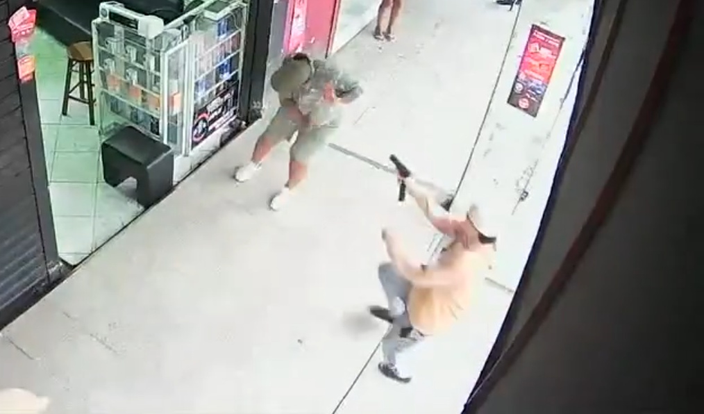 Hitman Executes Man in Broad Daylight Outside Cell Phone Repair Shop