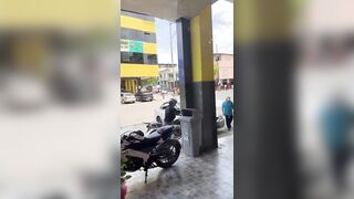 Three Dead After Gunmen Fire Dozens of Bullets at Car in Guayaquil (Full)