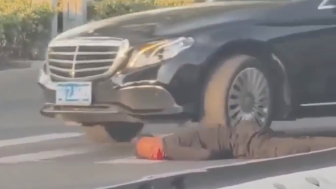 Victim Of Hit And Run Gets Finished Off By Mercedes