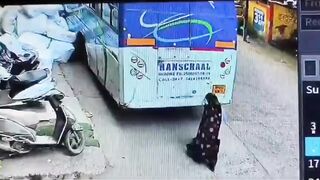 Street Cleaner Injured As A Heavy Parcel Falls From A Bus