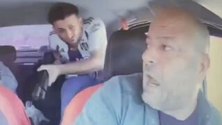 Turkish Taxi Driver Taken Hostage By An Armed Couple Fights Back