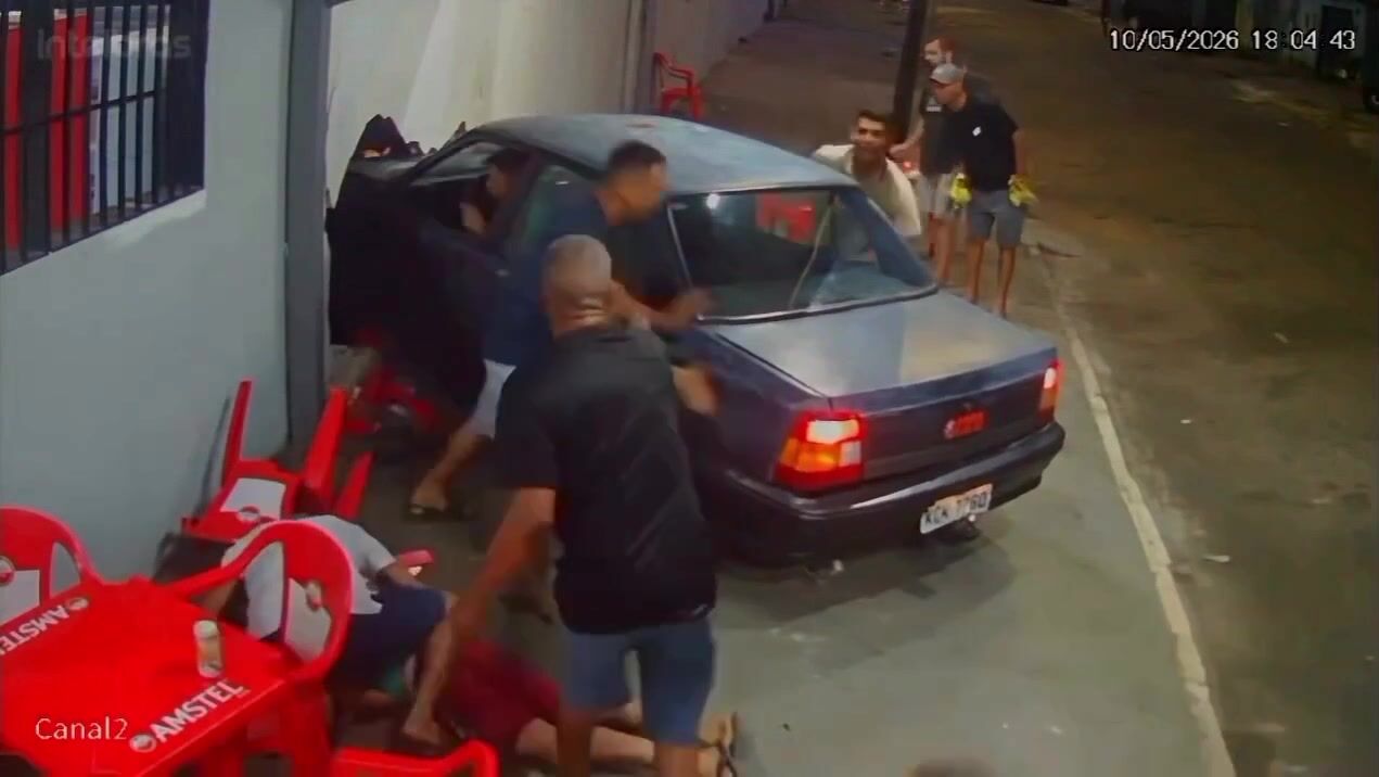 Man Drunk Behind the Wheel Crashes Into Distributor and Runs Over Victims