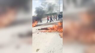 Two Alleged Kidnappers Lynched and Burned Alive by Angry Mob