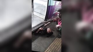 Man Gets Trapped Between Train & Platform At Andheri Station In India
