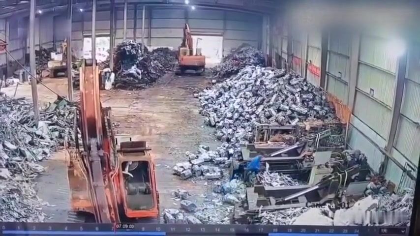 Classic: Factory Worker Has Entire Body Crushed Like Toothpaste With Lung Popping Out