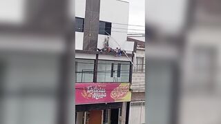 A Worker Critically Burned After Electric Shock While Working in Capoeiras